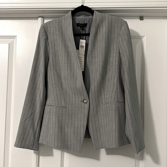 Banana Republic Jackets & Blazers - NWT Banana Republic gray stripe blazer